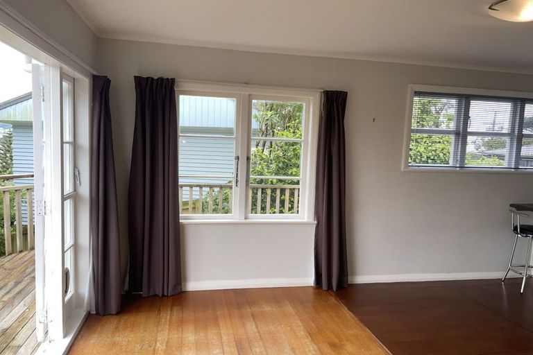 Photo of property in 34 Chesterton Street, Johnsonville, Wellington, 6037