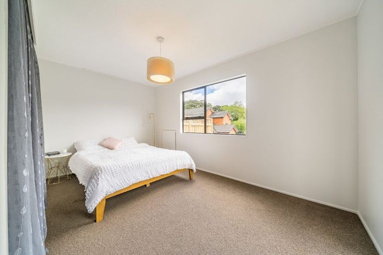 Photo of property in 56 Albatross Close, Whitby, Porirua, 5024