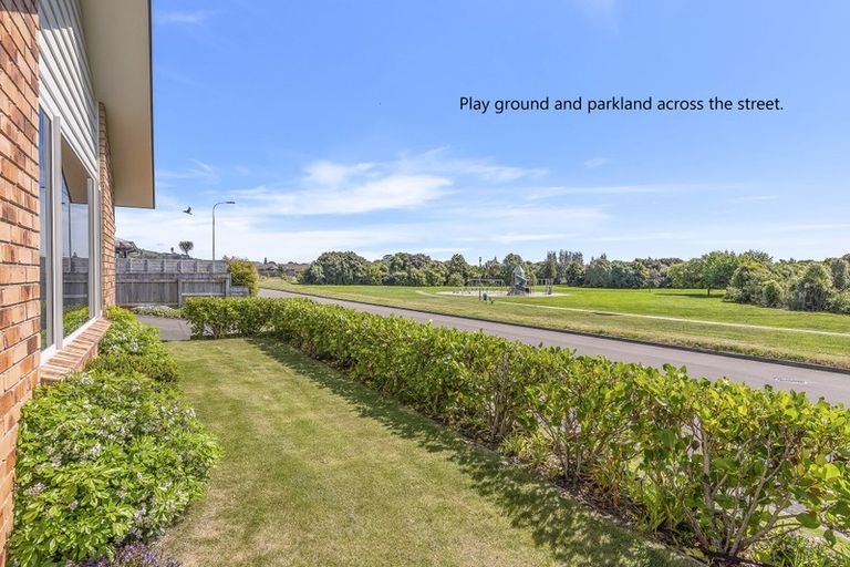 Photo of property in 19 Jade Lane, Paraparaumu, 5032