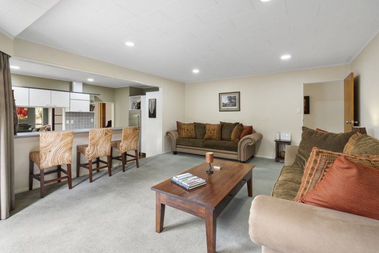 Photo of property in 18 Clifton Terrace, Fitzherbert, Palmerston North, 4410