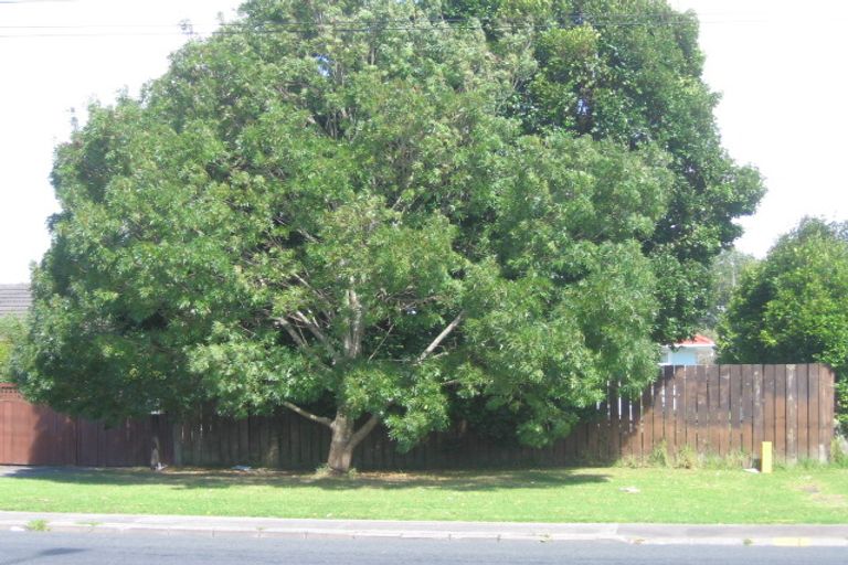 Photo of property in 1/206 Lake Road, Northcote, Auckland, 0627