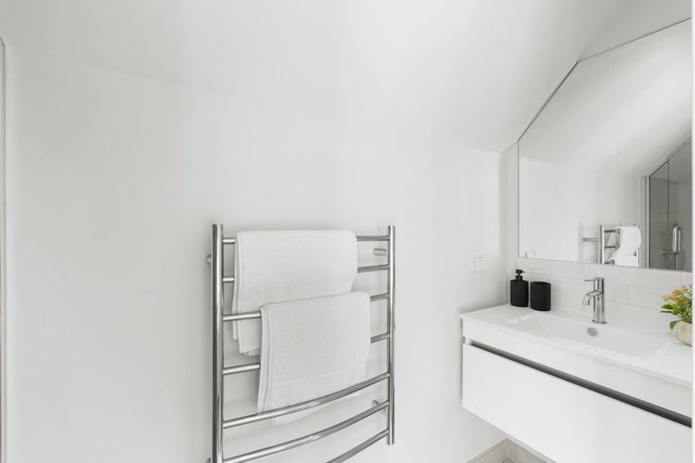 Photo of property in 10/130 Holly Road, St Albans, Christchurch, 8014