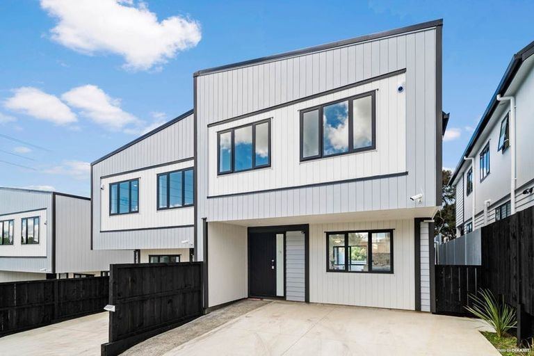 Photo of property in 7 Liban Place, Massey, Auckland, 0614