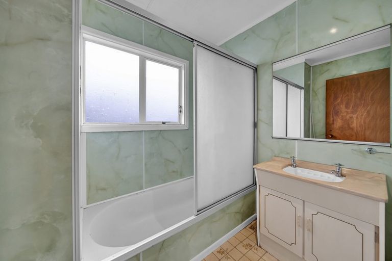 Photo of property in 8a Milmoe Street, Hawera, 4610