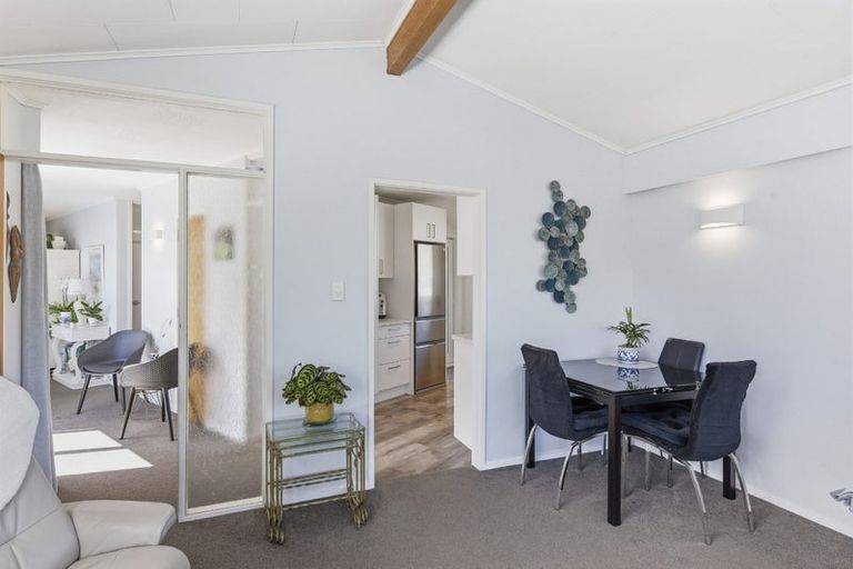 Photo of property in 17 Margaret Road, Raumati Beach, Paraparaumu, 5032