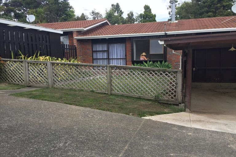 Photo of property in 1/77 Konini Road, Titirangi, Auckland, 0604