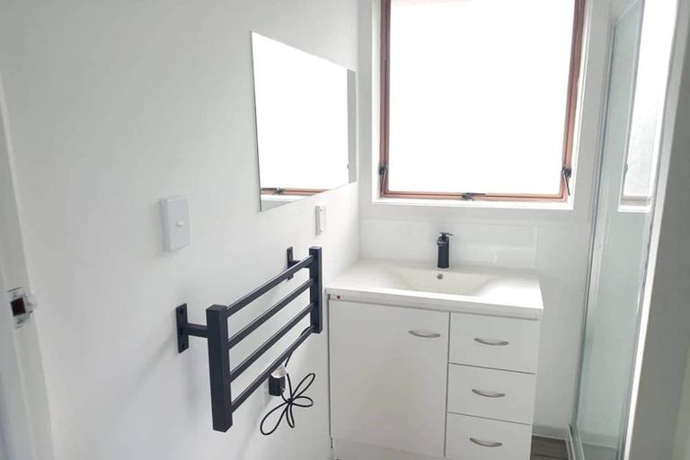 Photo of property in 2/26 Fitzwater Place, Henderson, Auckland, 0612