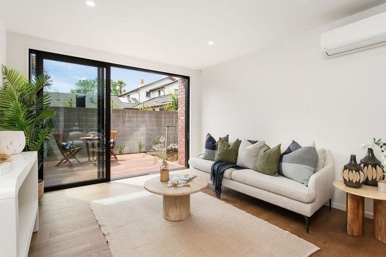 Photo of property in 3/50b Murray Place, Saint Albans, Christchurch, 8014