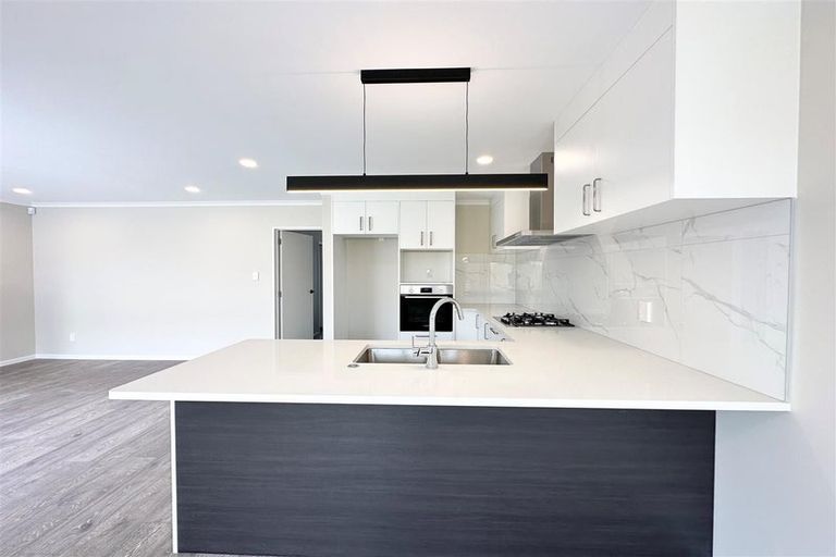 Photo of property in 31 Combat Street, Papakura, 2110