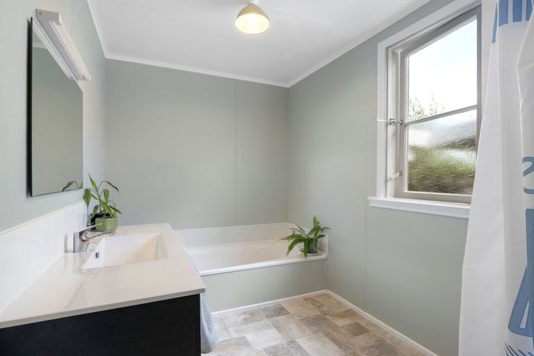 Photo of property in 3 Dustin Street, Gonville, Whanganui, 4501
