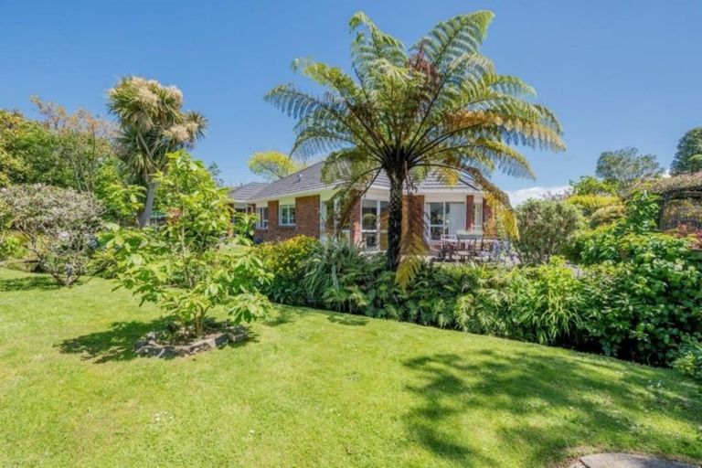 Photo of property in 9 Papawai Grove, Waikanae, 5036