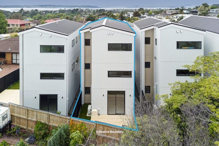 Photo of property in 10d White Heron Drive, Massey, Auckland, 0614