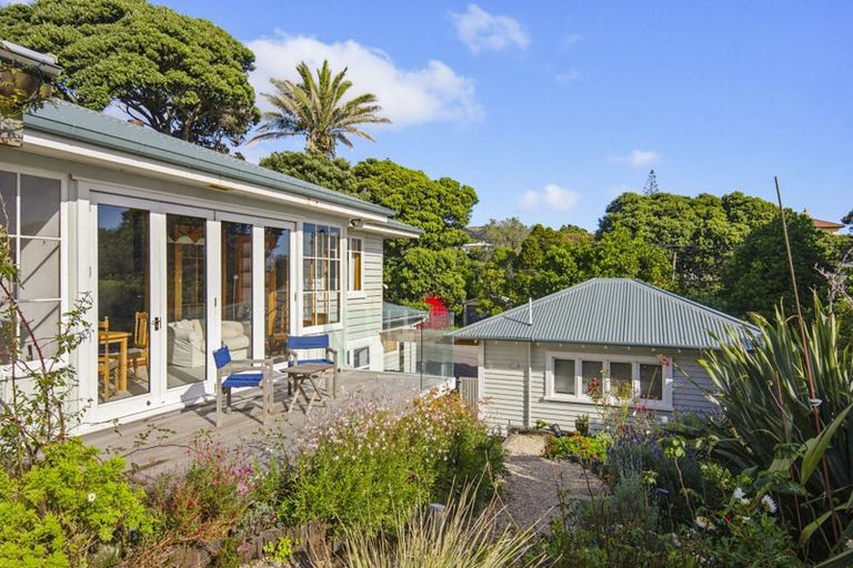 Photo of property in 7 Tangahoe Street, Paekakariki, 5034