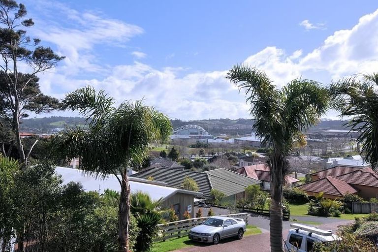 Photo of property in 27 Bushlands Park Drive, Albany, Auckland, 0632