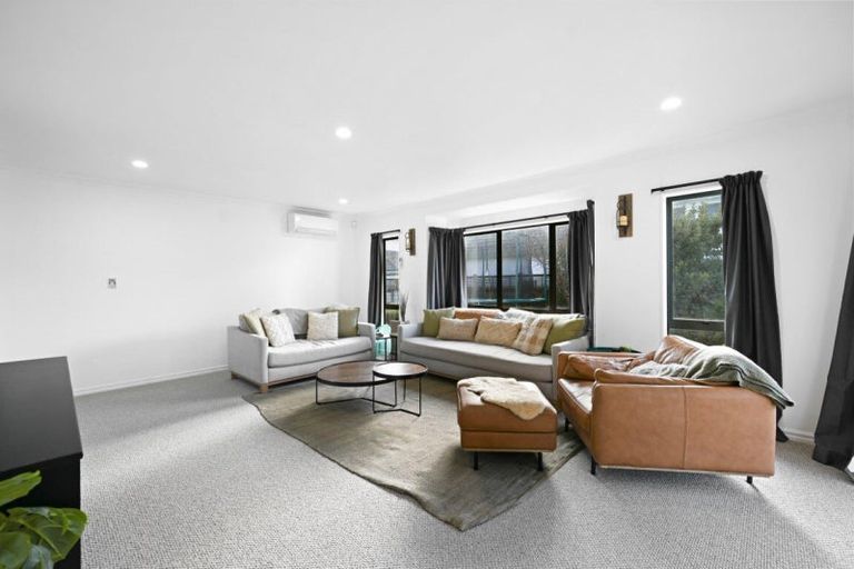 Photo of property in 21 Nielsen Gardens, Rototuna, Hamilton, 3210