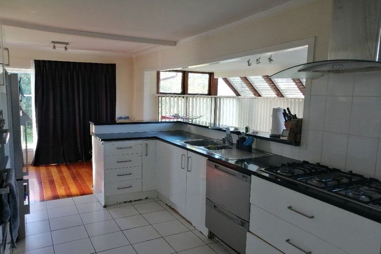 Photo of property in 32 Golf Road, New Lynn, Auckland, 0600