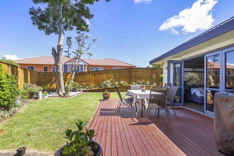 Photo of property in 15 Hollinger Place, Nawton, Hamilton, 3200