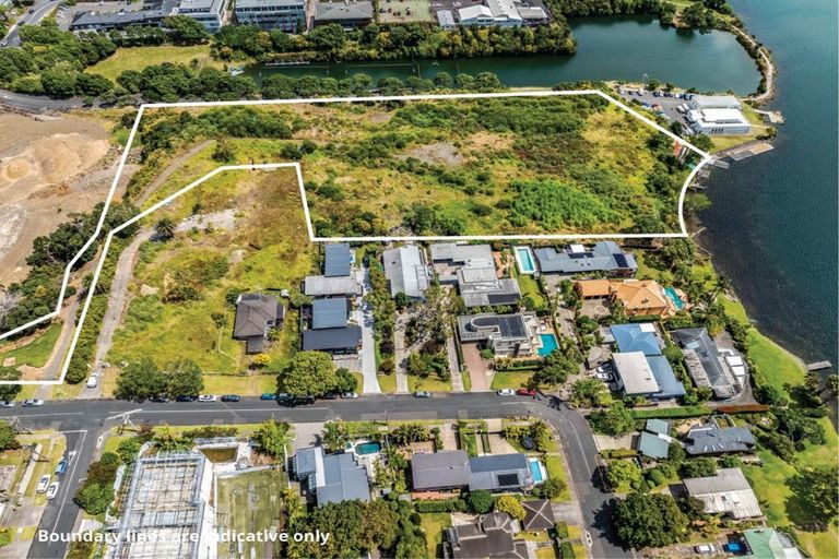 Photo of property in 2d Northcote Road, Takapuna, Auckland, 0622