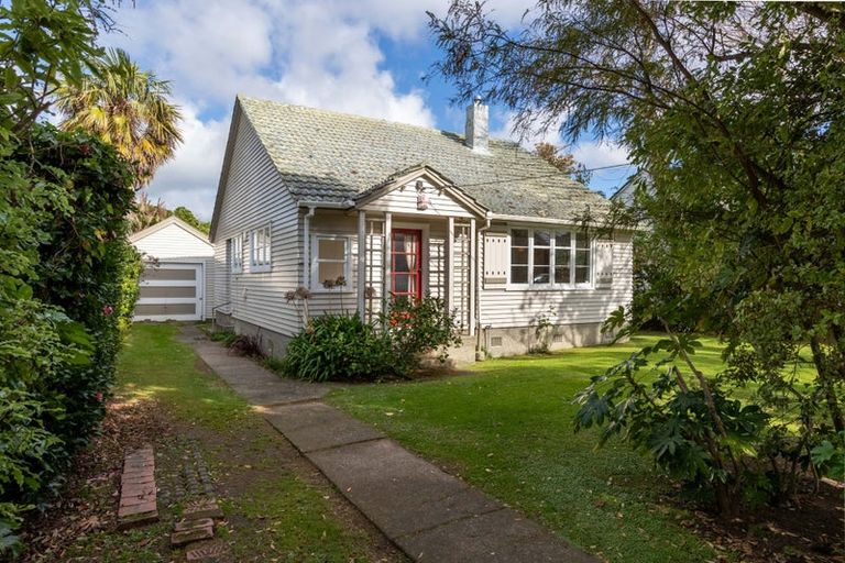 Photo of property in 72 Durham Crescent, Fairfield, Lower Hutt, 5011