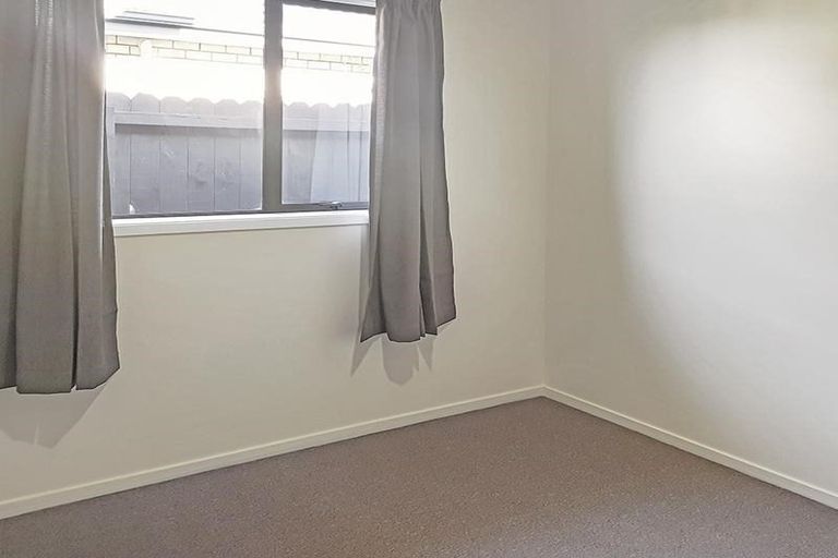 Photo of property in 24 Rock Daisy Crescent, Mangere, Auckland, 2022