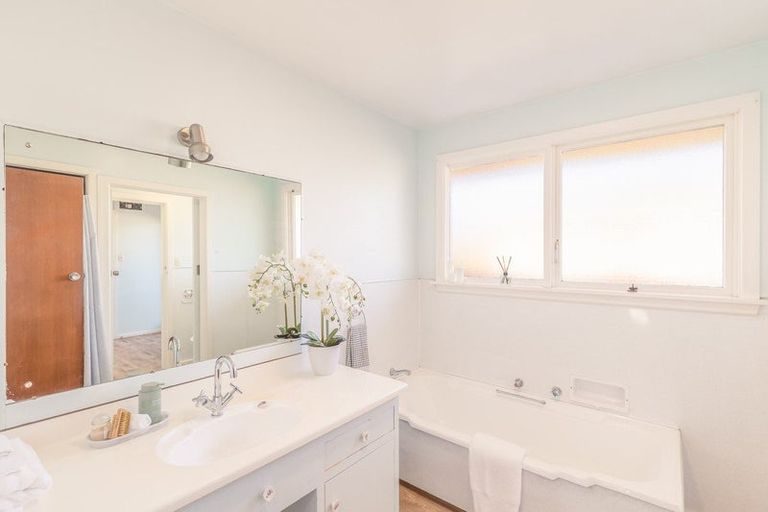 Photo of property in 146 Springs Road, Hornby, Christchurch, 8042