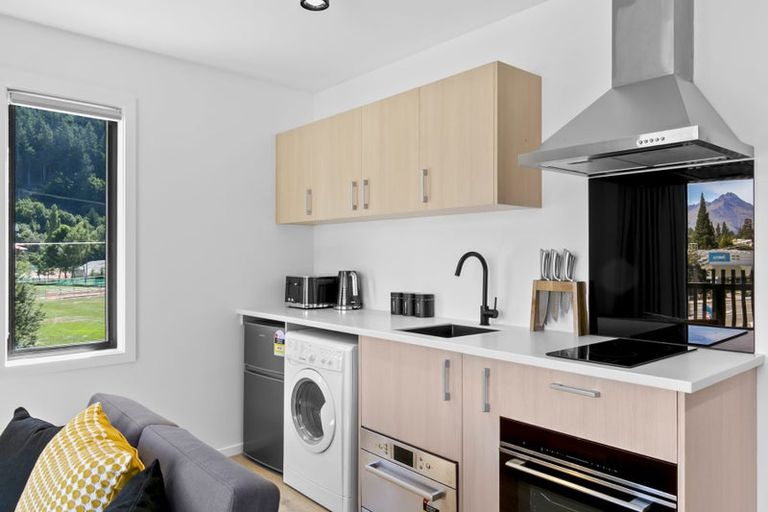 Photo of property in The Alex Apartments, 135u32b Hallenstein Street, Queenstown, 9300