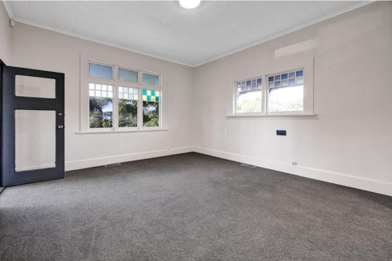 Photo of property in 98 Liardet Street, New Plymouth, 4310