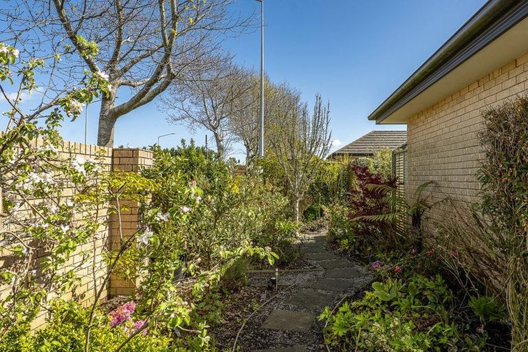 Photo of property in Yaldhurst Courts, 1/372 Yaldhurst Road, Russley, Christchurch, 8042