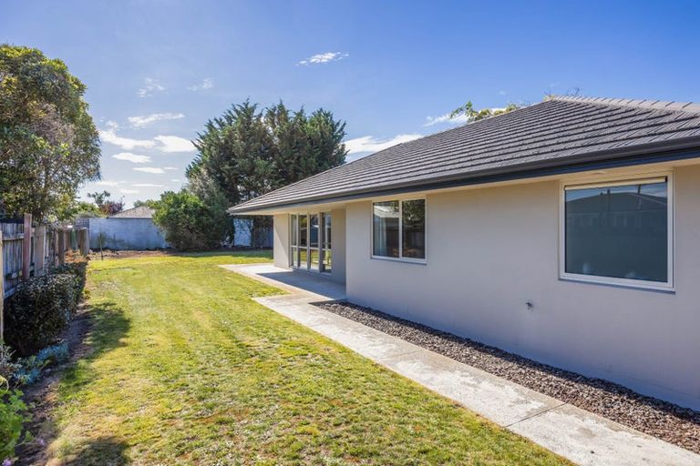 Photo of property in 61 Vivian Street, Burwood, Christchurch, 8083