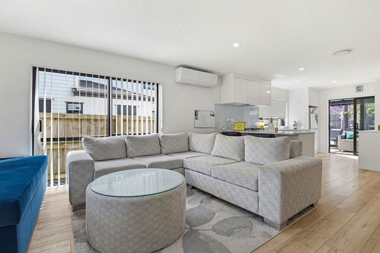 Photo of property in 160d Hill Road, Manurewa, Auckland, 2105