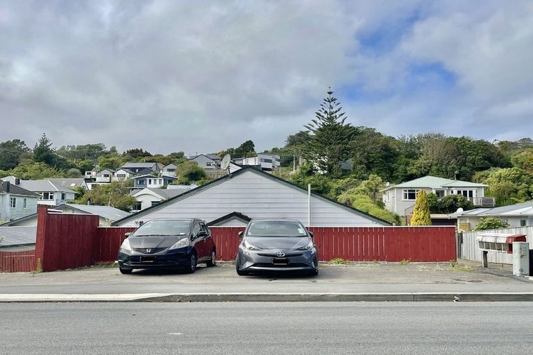 Photo of property in 146u1 Newlands Road, Newlands, Wellington, 6037