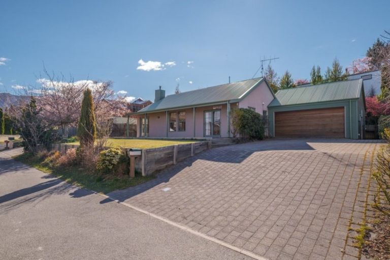 Photo of property in 94 Hedditch Street, Wanaka, 9305