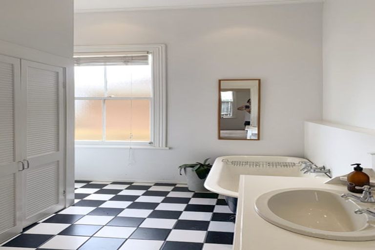 Photo of property in 9 School Road, Morningside, Auckland, 1021