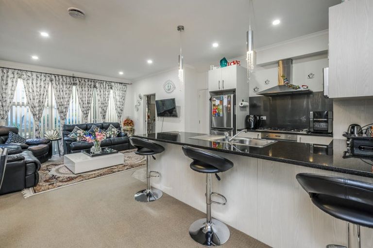 Photo of property in 30 Kuaka Drive, Takanini, 2112