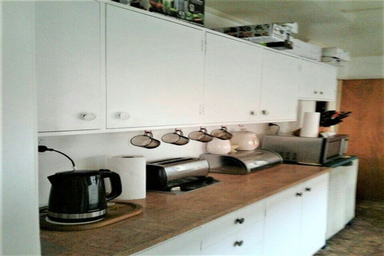 Photo of property in 9 Rathgar Road, Henderson, Auckland, 0610