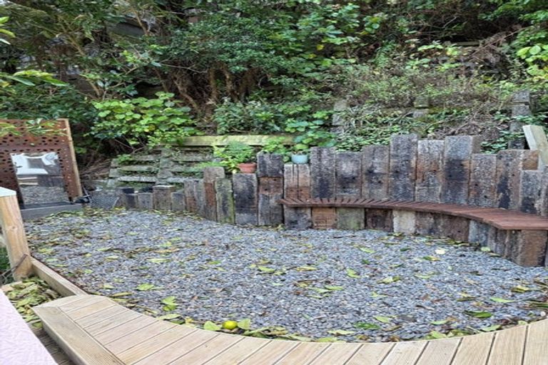 Photo of property in 5 Richmond Road, Mahina Bay, Lower Hutt, 5013