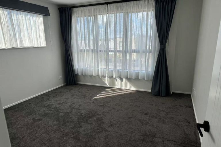 Photo of property in 28 Tawatawa Street, Long Bay, Auckland, 0630