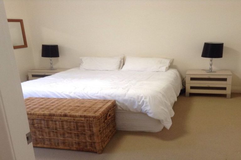 Photo of property in 2b Wilkinson Street, Oriental Bay, Wellington, 6011