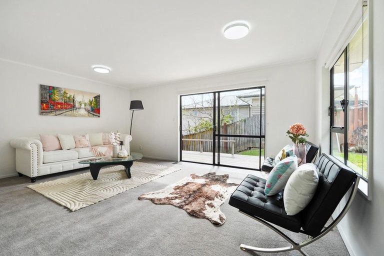 Photo of property in 2/38 Waverley Avenue, Glenfield, Auckland, 0629