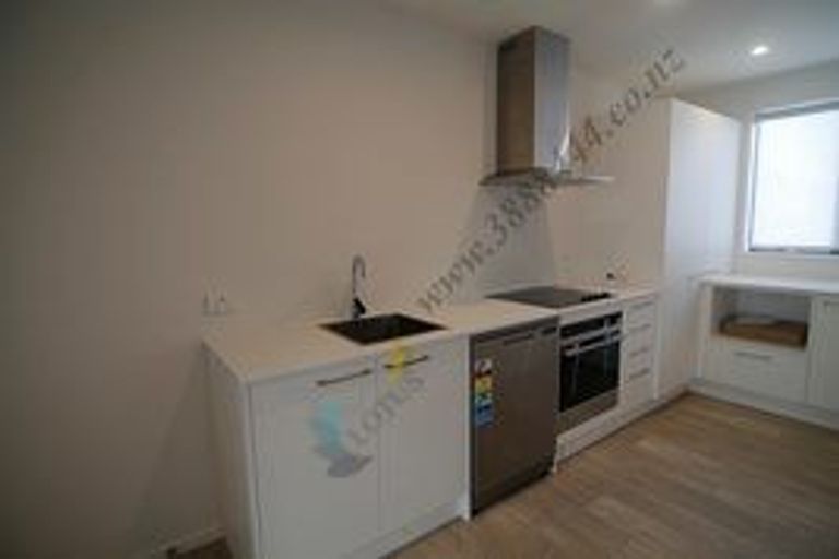 Photo of property in 2/255 Kilmore Street, Christchurch Central, Christchurch, 8011