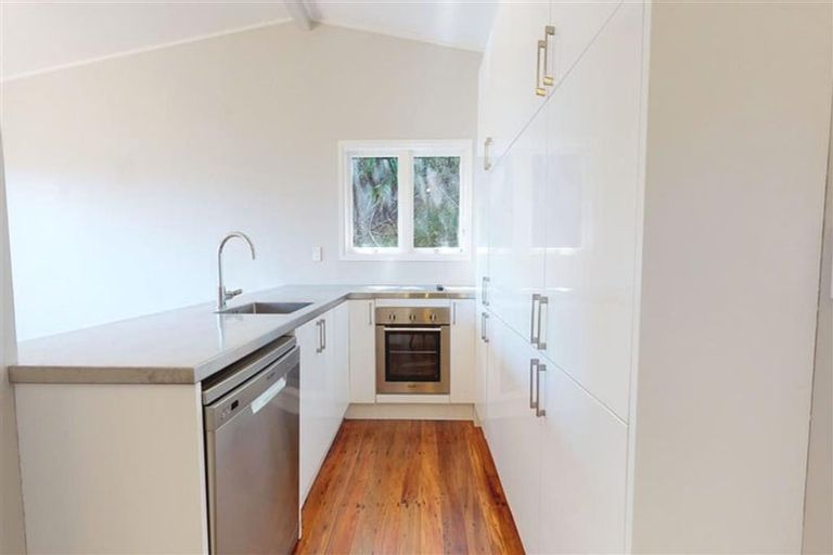 Photo of property in 32b Bedford Street, Northland, Wellington, 6012