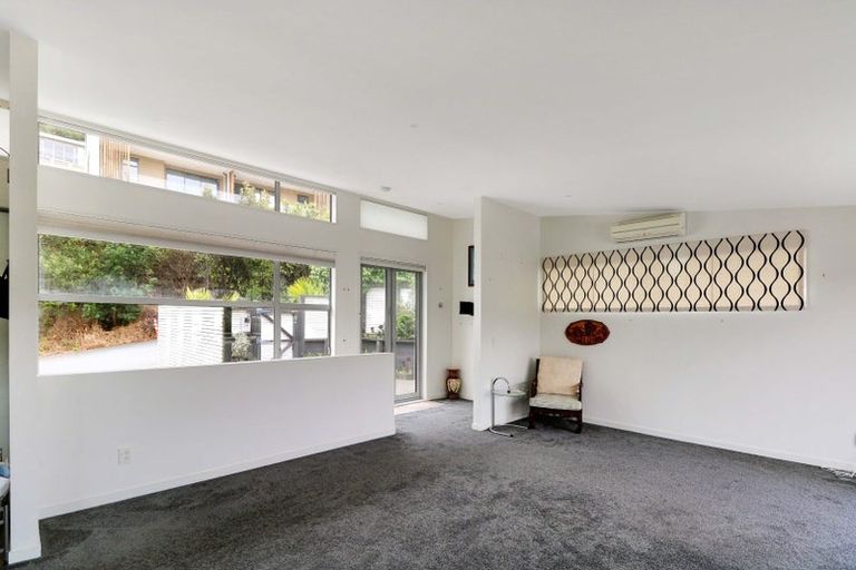Photo of property in 20 Tiketike Way, Brooklyn, Wellington, 6021