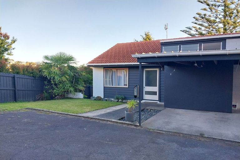 Photo of property in 85e Stottholm Road, Titirangi, Auckland, 0604