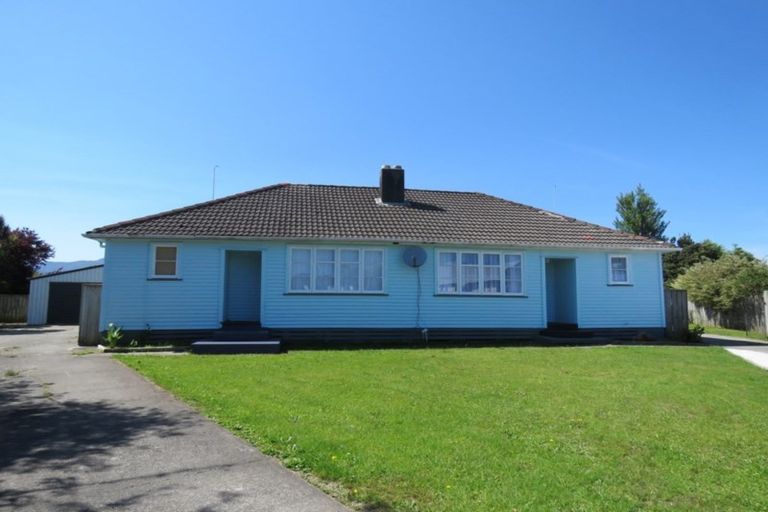 Photo of property in 10- 12 Riley Place, Westport, 7825