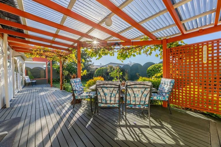 Photo of property in 104 Freyberg Avenue, Tamatea, Napier, 4112