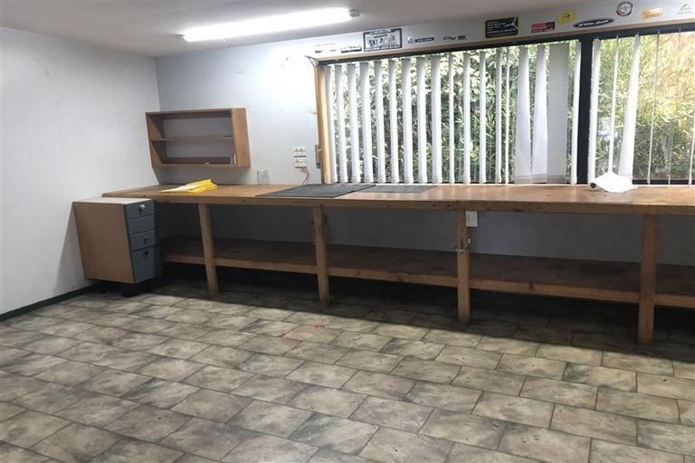 Photo of property in 1/69 Stanley Road, Glenfield, Auckland, 0629