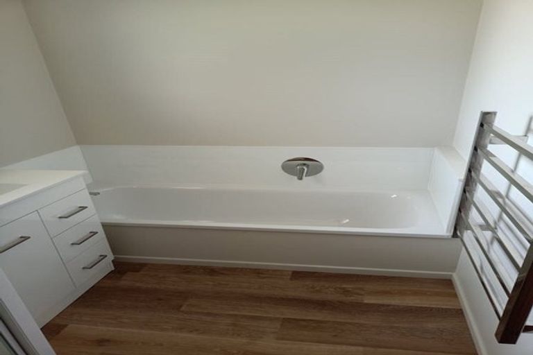 Photo of property in 25 Crownhill Street, Spotswood, New Plymouth, 4310