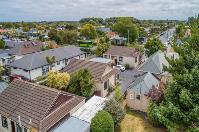 Photo of property in 2/92 North Avon Road, Richmond, Christchurch, 8013