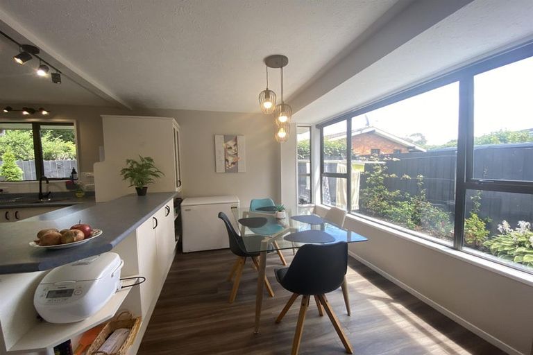 Photo of property in 39 Camberwell Place, Avonhead, Christchurch, 8042