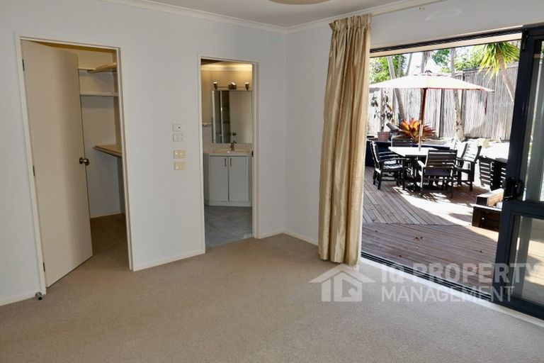 Photo of property in 11 Cognac Place, Henderson, Auckland, 0612